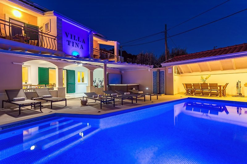 Villa Tina is a comfortable and fully air-conditioned accommodation for 12 people