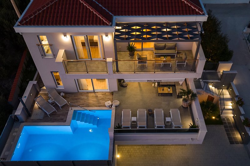 Die Villa ist modern und stilvoll, hochwertig ausgestattet!