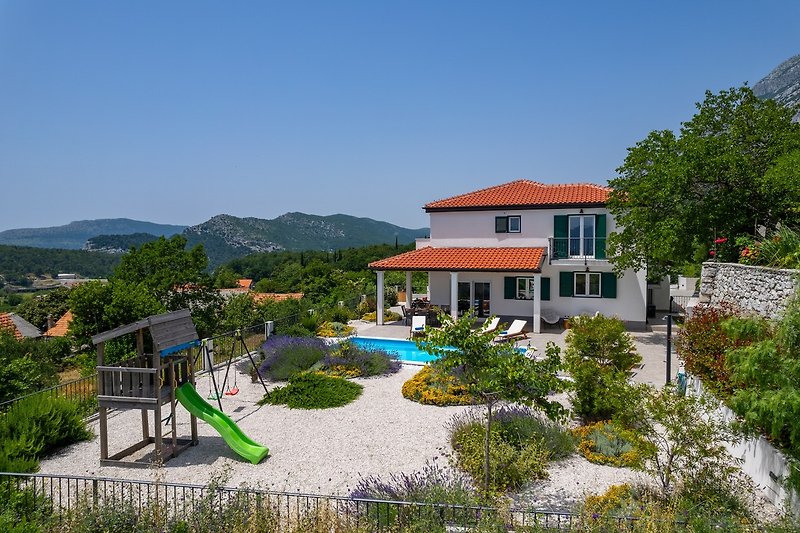 Villa Belina is a new built villa in a typical Mediterranean style