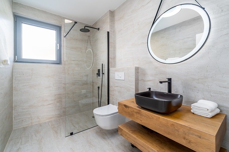 Family bathroom with a shower (for Bedroom No 3 and No4)
