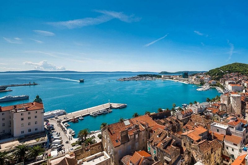 Nur 9 km vom Zentrum der berühmten Stadt Split mit ihrem großen historischen Erbe entfernt