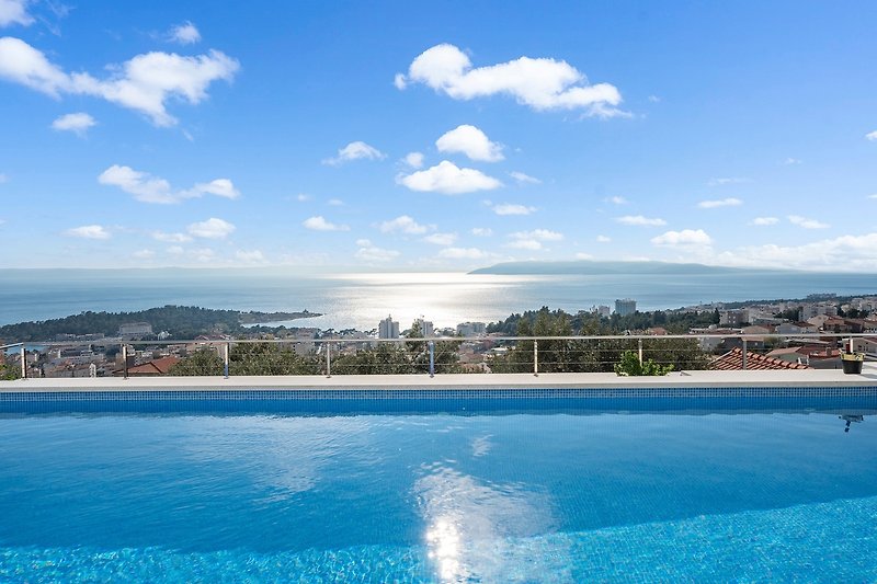 Breathtaking city and sea views from the villa