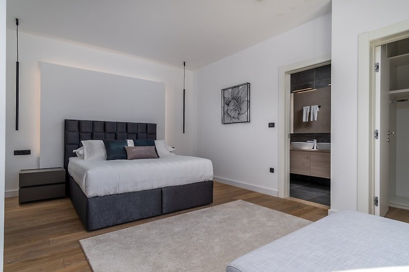 Bedroom No1 is located on the ground floor, with a double bed 160cm x 200cm