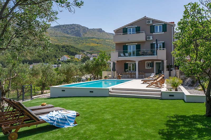 Villa Mamma Mia, ein Anwesen mit 6 Schlafzimmern und 40 m2 großem Pool