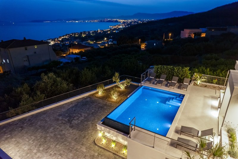 Luxury 5-bedroom villa with heated pool, billiard, cinema room, sea views