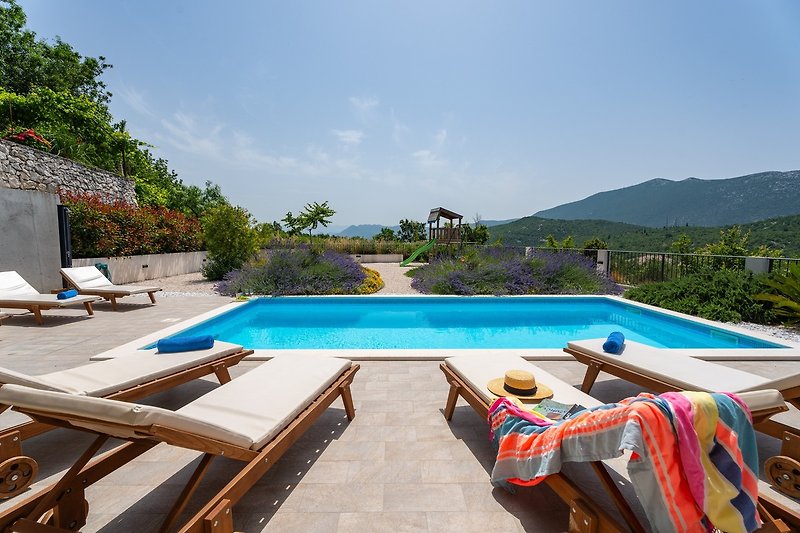 A spectacular view of the mountains from every corner of the Villa