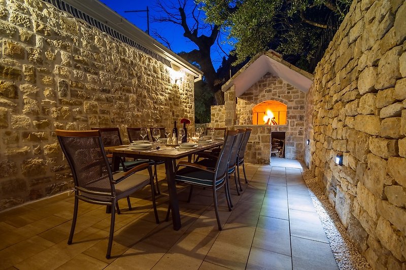 Beautiful BBQ with  spacious outdoor dining area