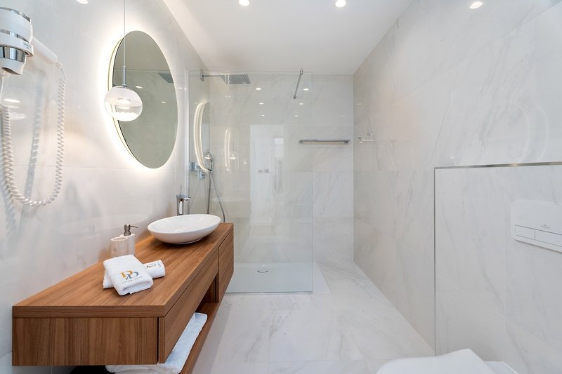 En-suite Badezimmer mit Dusche 140x90 (Schlafzimmer Nr. 3)