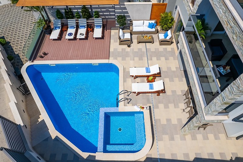 View on the pool and pool area