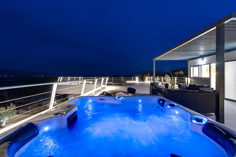 Rooftop terrace with Hot tub and outdoor fitness equipment