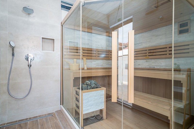 Für völlige Entspannung bietet Ihnen die Villa Falcon House eine finnische Sauna