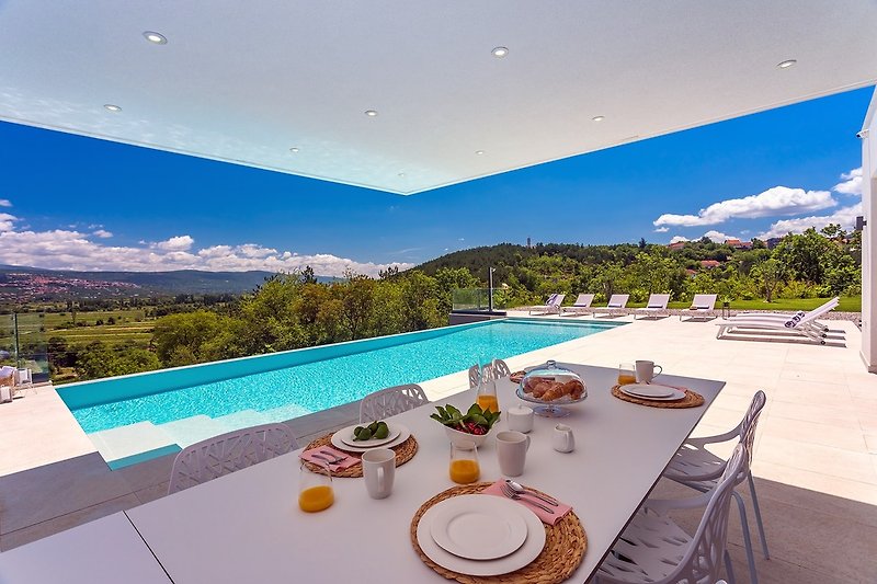 Panoramic views on the green valley and absolute privacy.