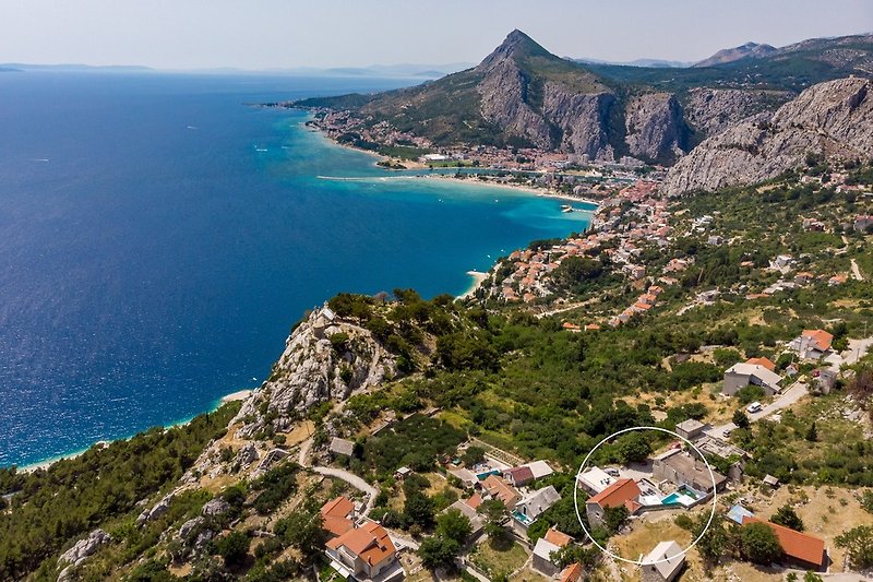 Villa The King is located only 3km from Omiš, a town and port in the Dalmatia region of Croatia