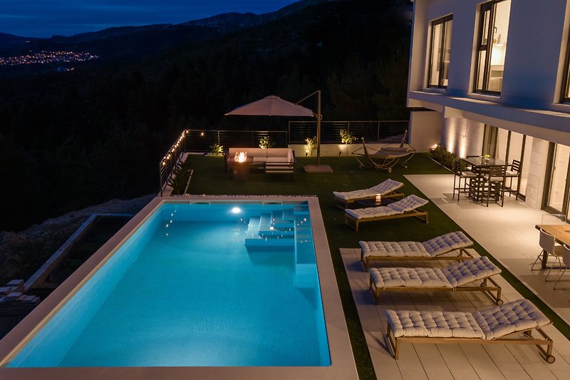 Villa Sunset Split is located only 9km from the famous town Split with great history