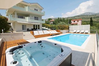 VILLA LOVRIC, Pool,Jacuzzi,Sauna