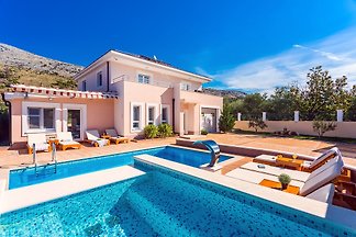 Ferienhaus &amp; Ferienwohnung in Omiš-Riviera