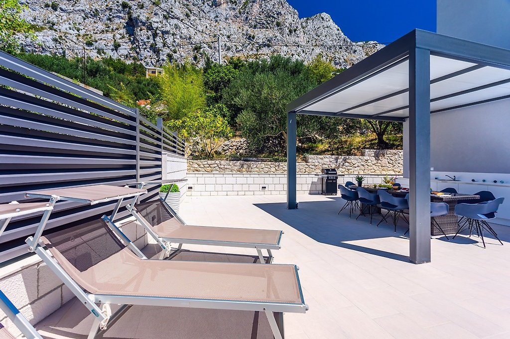 Villa Belvedere Mit Beheizter Pool In Omiš Ab 214 € Direkt Bei Firma ...