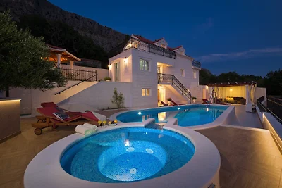 Luxus-Villa MAJA mit Jacuzzi, Pool