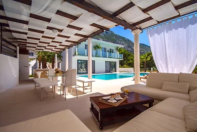 VILLA KARIBIK