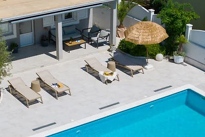 Villa met prive zwembad Tugarka