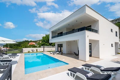 Villa Mirage