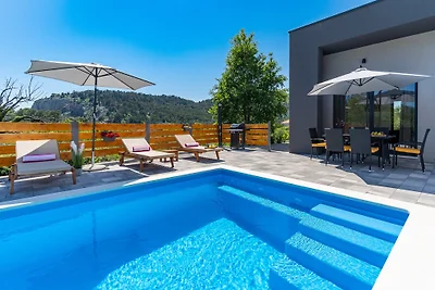 Neu! Villa Mir mit privatem Pool