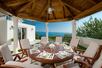 Luxus-Villa MAJA mit Jacuzzi, Pool