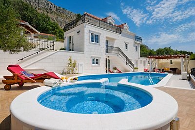 Luxus-Villa MAJA mit Jacuzzi, Pool