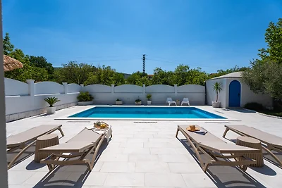 Villa met prive zwembad Tugarka