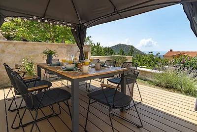 Brand new! Villa Falcon House