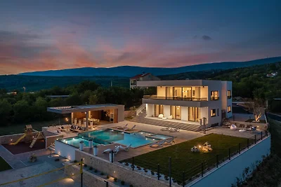 Villa Arya