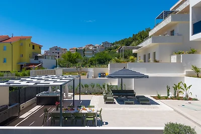 NEW! Villa Siete