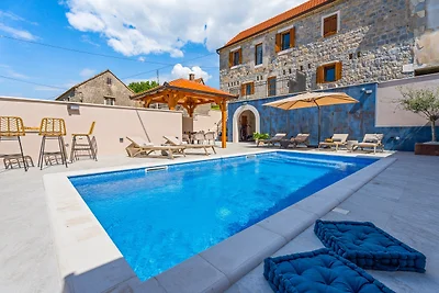 Neu! Charmante Villa Perina