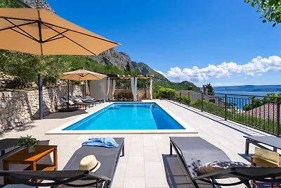 VILLA B2B mit beheiztem privat Pool