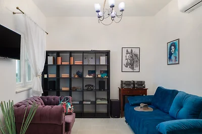 Im Erdgeschoss befindet sich außerdem ein 13 m2 großes Arbeitszimmer, das in ein Schlafzimmer umgewandelt werden kann Im Erdgeschoss befindet sich außerdem ein 13 m2 großes Arbeitszimmer, das in ein Schlafzimmer umgewandelt werden kann