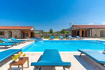 Promina Luxury Villa