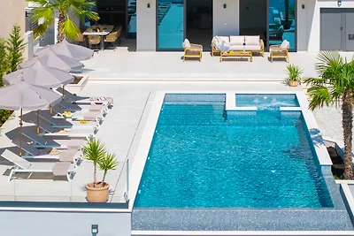 NEW! Seaview Villa Bota