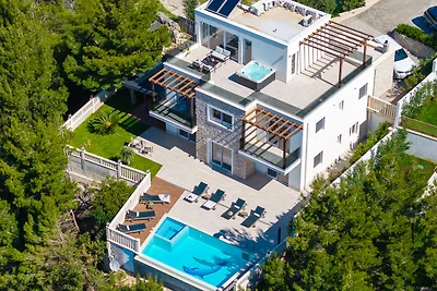 Villa Mirna, View & Pool Sea