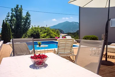 VILLA ANTONI mit beheiztem Pool