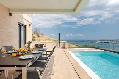 NEUE Villa Astera -beheizter Pool