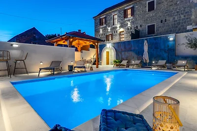 Neu! Charmante Villa Perina
