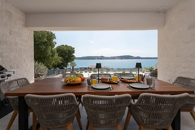 Beachfront Villa Luminara