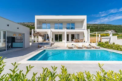 VILLA ZEN mit 32m2 Pool, 7km Strand