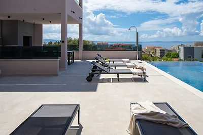 NEW! Villa Pavuza
