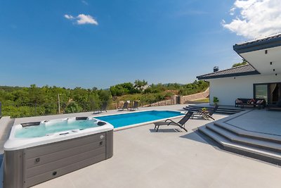 Villa Dalmatia mit beheiztem Pool