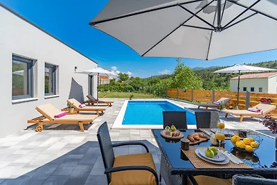 Neu! Villa Mir mit privatem Pool