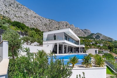 Luxurious Villa ADA