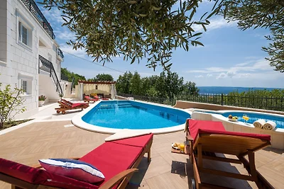 Luxus-Villa MAJA mit Jacuzzi, Pool