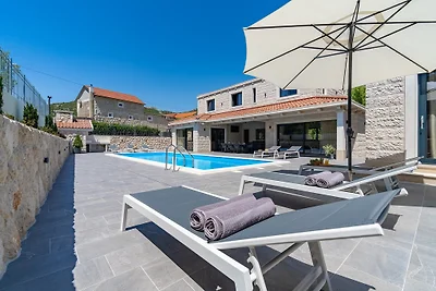 NEW! Stylish Villa Neven with pool