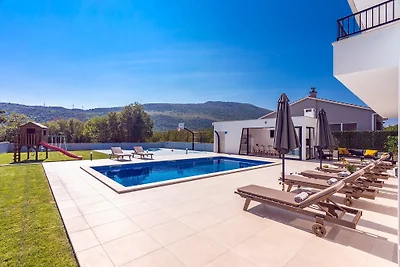 VILLA ALMIC mit beheiztem Pool